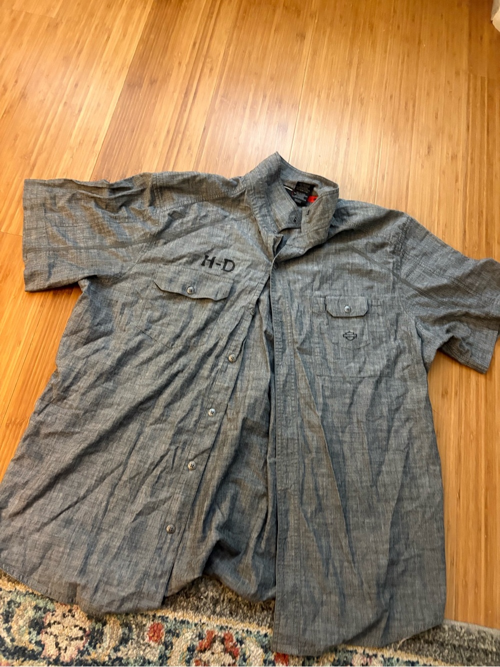 Harley-Davidson Men's Gray Short-Sleeve Chambray Button-Down Shirt